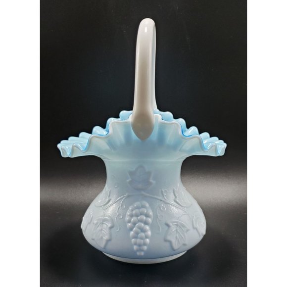 Kanawha VTG Cased Milk Glass Ruffled Bride Basket Grapevine Design White & Blue - Picture 1 of 7
